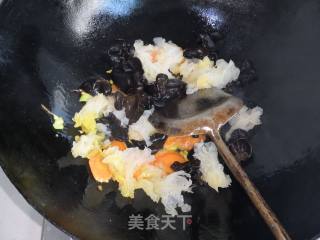 双耳炒芹菜的做法步骤：8