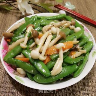 甜豆炒双菇的做法步骤：11