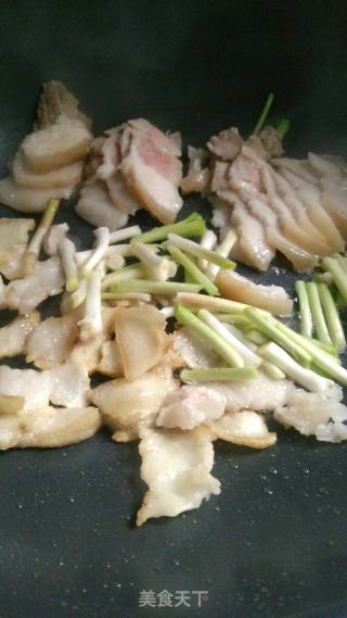 泡椒炒肘子肉的做法步骤：5