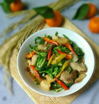 泡椒炒肘子肉的做法步骤：9