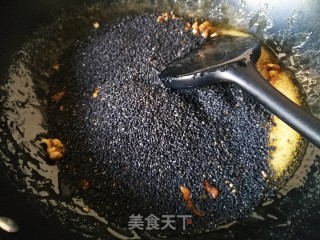 核桃芝麻糖的做法步骤：7
