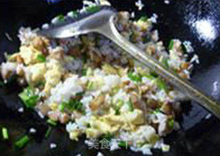 甜不辣鸡蛋炒饭的做法步骤：11