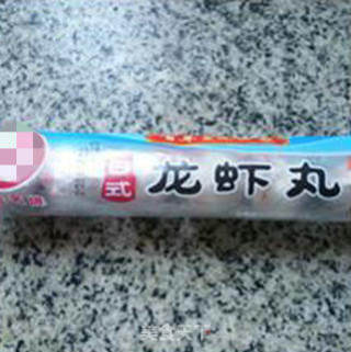 鸡蛋龙虾丸炒饭的做法步骤：2