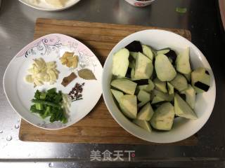 红烧茄子的做法步骤：1