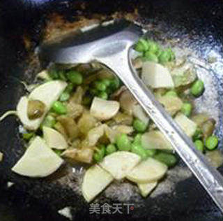 榨菜片冬笋炒毛豆的做法步骤：13