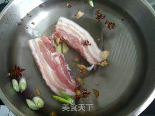 蒜泥白肉的做法步骤：2