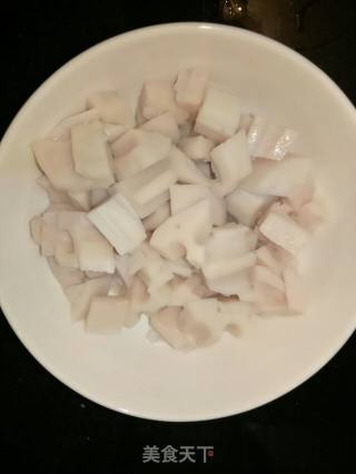 炝拌藕丁的做法步骤：2