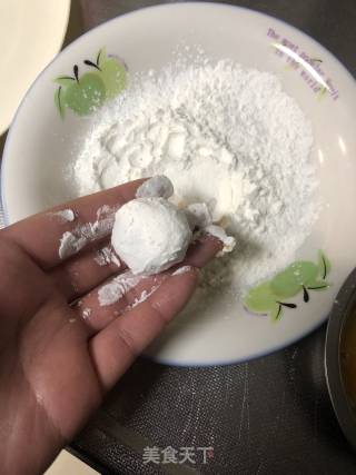 咸蛋黄沙拉土豆球的做法步骤：7