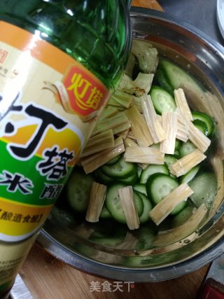 黄瓜拌腐竹的做法步骤：5