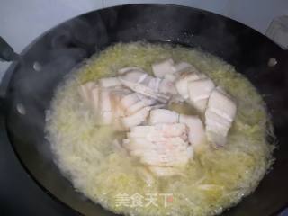 五花肉炖酸菜冻豆腐的做法步骤：15