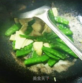 冬笋炒荷兰豆的做法步骤：9