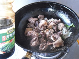 鸡肉块炖土豆的做法步骤：6