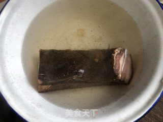 慈姑蒸酱肉的做法步骤：1