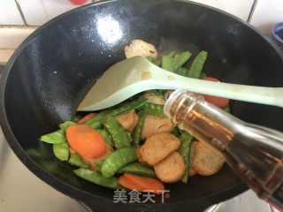荷兰豆炒虾卷的做法步骤：8