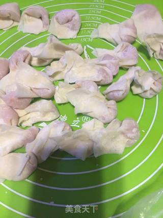鲜肉馄饨的做法步骤：3