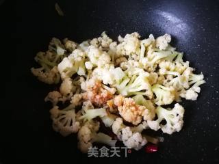 #团圆饭#清炒花菜的做法步骤：5