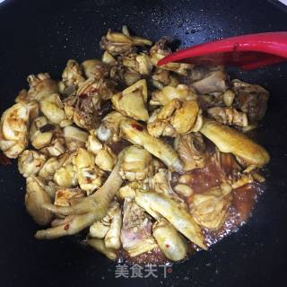 辣子鸡块：让你食指大动的做法步骤：2
