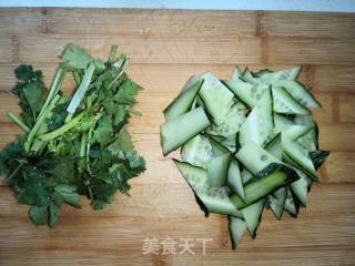 黄瓜拌双耳的做法步骤：5