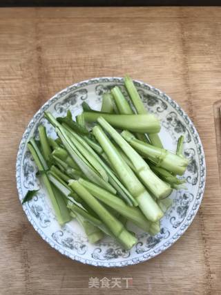 素炒菜芯的做法步骤：1