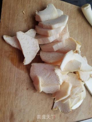 “快手素菜”葱香鸡蛋煎白灵菇的做法步骤：1