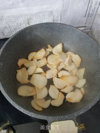 “快手素菜”葱香鸡蛋煎白灵菇的做法步骤：3