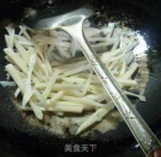 韭菜炒藕丝的做法步骤：7