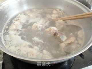 西洋菜猪骨汤的做法步骤：3