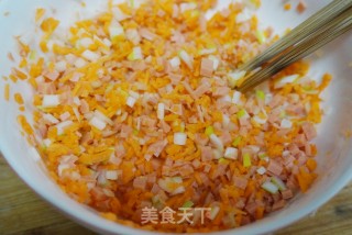 胡萝卜火腿饼的做法步骤：2