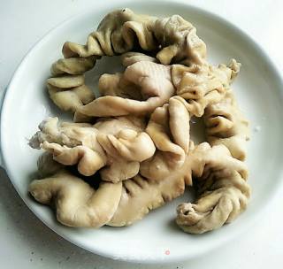 干锅肥肠的做法步骤：3
