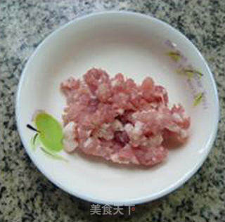 芽菜肉末炒年糕的做法步骤：2