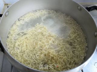 油泼方便面的做法步骤：5