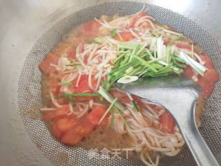 金针菇炒西红柿的做法步骤：5