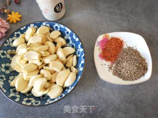 孜然炒蒜的做法步骤：1