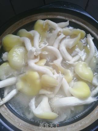 排骨蘑菇汤的做法步骤：6