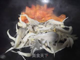 鱼丸肉糕砂锅汤的做法步骤：3