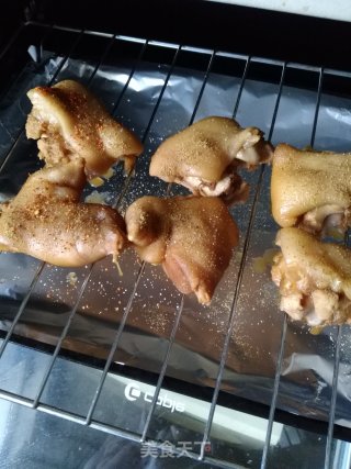 烤猪蹄的做法步骤：6