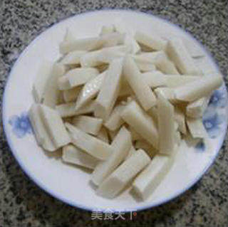 圆白菜河虾炒年糕的做法步骤：1