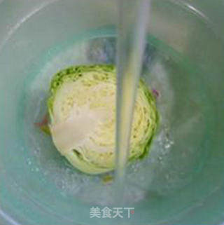 圆白菜河虾炒年糕的做法步骤：4