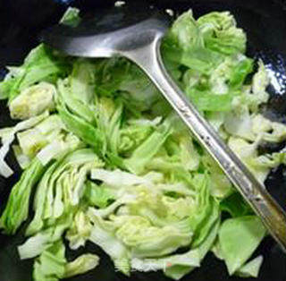 圆白菜河虾炒年糕的做法步骤：6