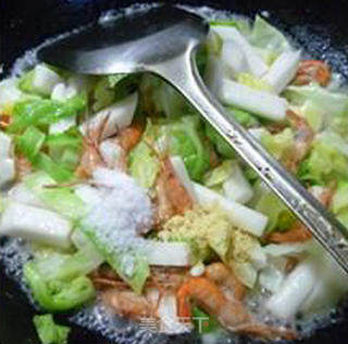 圆白菜河虾炒年糕的做法步骤：9