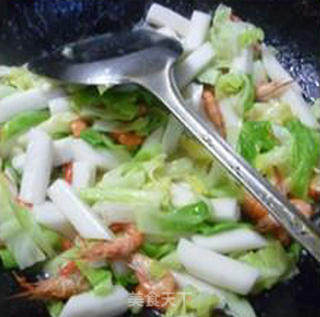 圆白菜河虾炒年糕的做法步骤：10