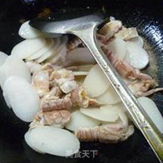 虾蛄炒年糕的做法步骤：7