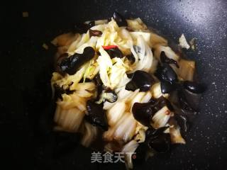 #团圆饭#木耳炒白菜的做法步骤：6