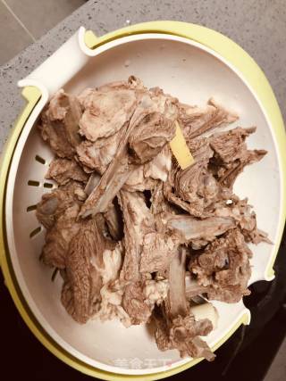 羊排炖白萝卜的做法步骤：1