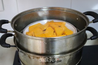 南瓜饼的做法步骤：2