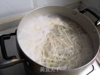 小酥肉酸辣汤面的做法步骤：6