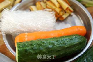家常凉拌菜的做法步骤：1