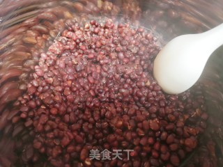 红糖红豆卷的做法步骤：1