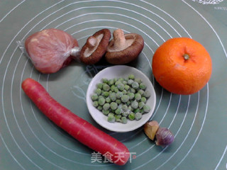 香橙胡萝卜炒鸡丁的做法步骤：1