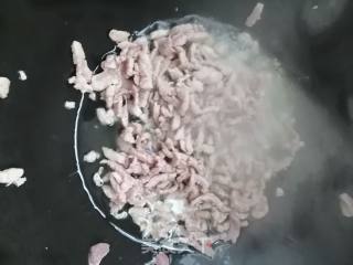 豌豆芽炒肉丝的做法步骤：4